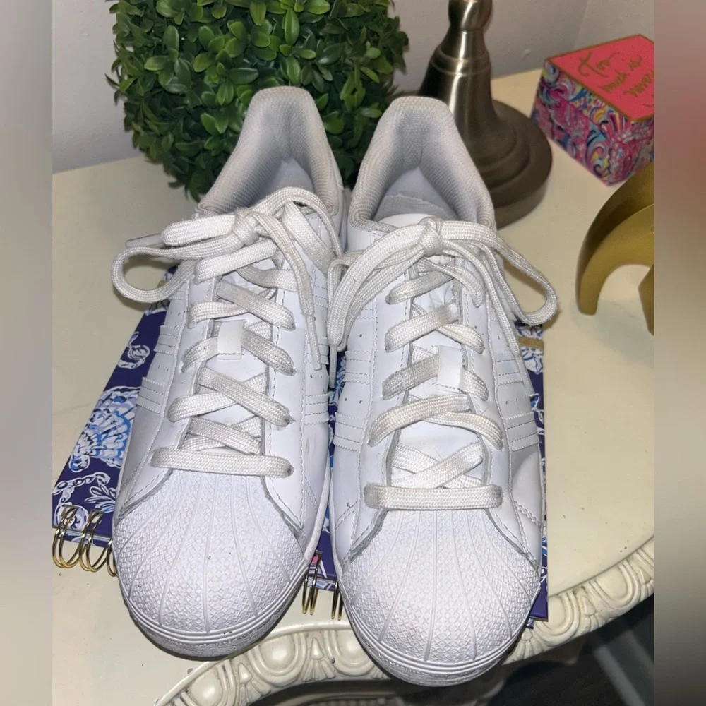 Women’s Adidas Superstar II, Size 7.5 - Picture 1 of 9
